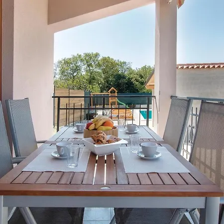 2 Bedroom In ホテル 4*