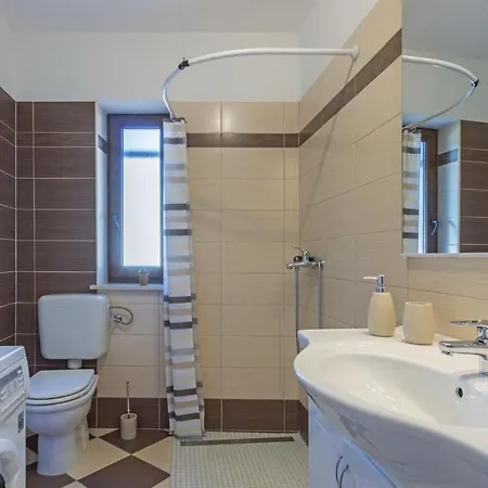 2 Bedroom In 4* Galižana